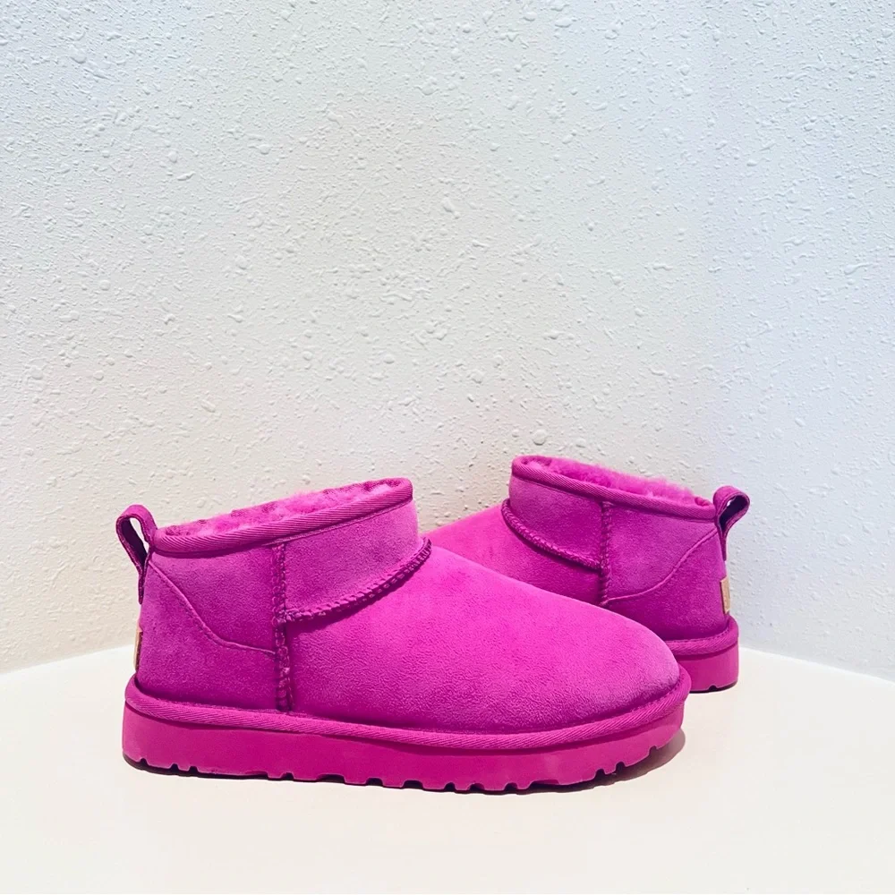 UGG Classic Ultra Mini Women’s Carnation Pink Boots Size 6 NWT